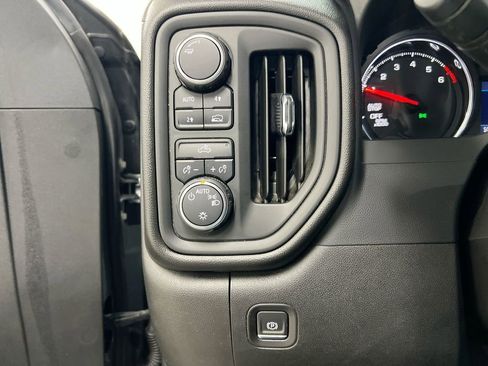 Used 2022 Chevrolet Silverado 1500 Custom w/ Safety Confidence Package AWD/4WD image 18