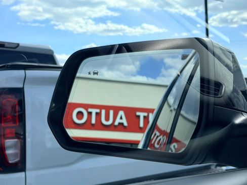 Used 2021 Chevrolet Traverse Premier w/ Redline Edition image 30