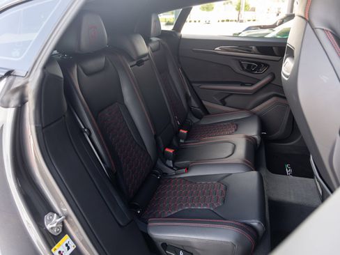 Used 2024 Lamborghini Urus S AWD/4WD image 45