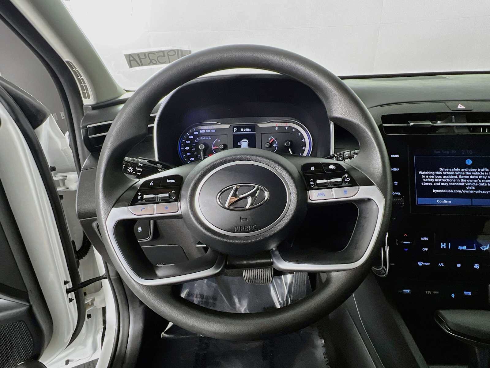 Certified 2024 Hyundai Tucson SEL AWD/4WD image 11