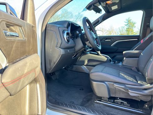 Certified 2024 Chevrolet Colorado Z71 w/ Safety Package image 8