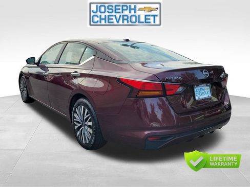 Used 2025 Nissan Altima 2.5 SV FWD image 3