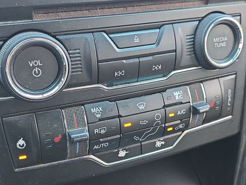 Used 2016 Ford Explorer XLT w/ Equipment Group 202A image 18