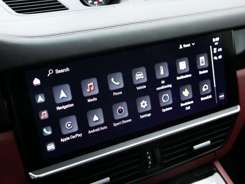 Certified 2022 Porsche Cayenne image 15