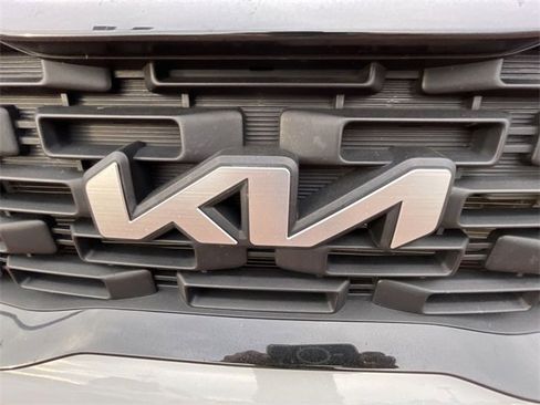 Used 2022 Kia Telluride EX w/ EX Premium Package image 3