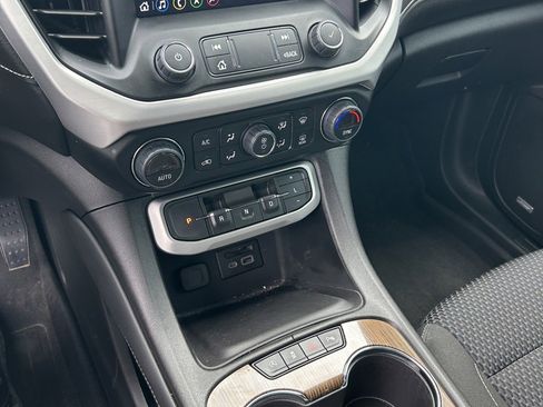 Used 2023 GMC Acadia SLE w/ Driver Convenience Package FWD image 24