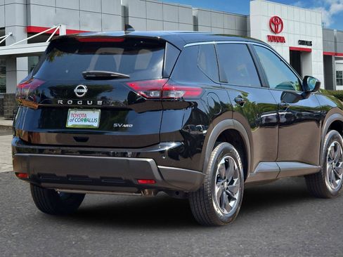 Used 2024 Nissan Rogue SV AWD/4WD image 4