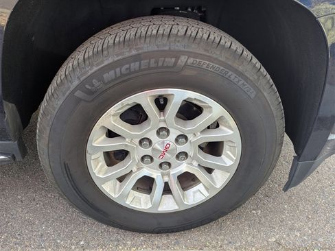 Used 2019 GMC Yukon SLT w/ Premium Edition image 5