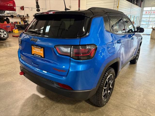 Certified 2024 Jeep Compass Trailhawk w/ Trailhawk Elite Group AWD/4WD image 18