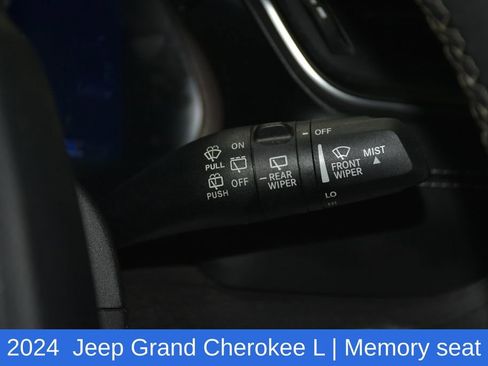Used 2024 Jeep Grand Cherokee L Limited w/ Luxury Tech Group II AWD/4WD image 12