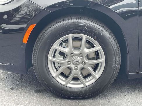 New 2026 Chrysler Pacifica Select image 11