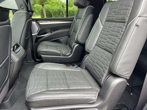 Used 2026 Cadillac Escalade Platinum Sport w/ LPO, ONYX Package AWD/4WD image 20
