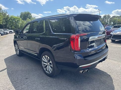 Certified 2021 GMC Yukon Denali w/ Denali Premium Package AWD/4WD image 5