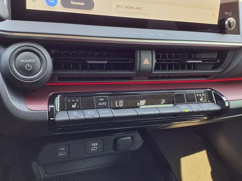 Used 2026 Toyota Prius Plug-In Hybrid image 16