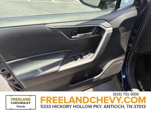 Used 2021 Toyota RAV4 XLE Premium AWD/4WD image 20