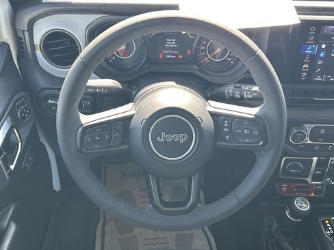Used 2025 Jeep Wrangler Unlimited Sport AWD/4WD image 24