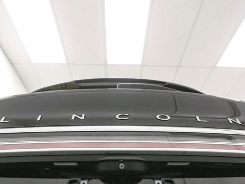 Used 2020 Lincoln Nautilus Reserve w/ Equipment Group 201A image 12