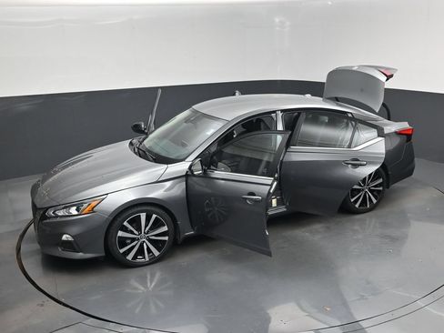 Used 2021 Nissan Altima 2.5 SR FWD image 20