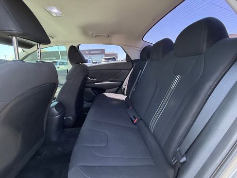 Used 2023 Hyundai Elantra SEL w/ Convenience Package FWD image 17