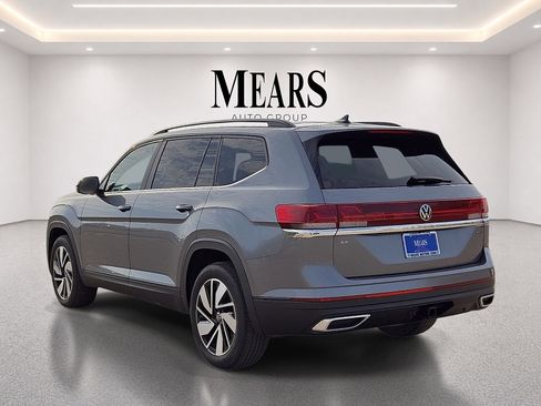 Used 2025 Volkswagen Atlas SE AWD/4WD image 3