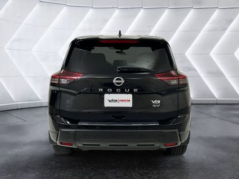 Used 2024 Nissan Rogue SV image 5
