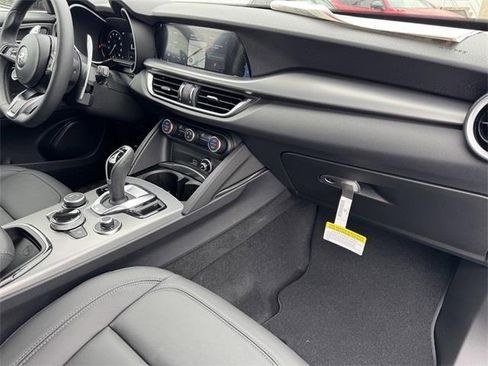 New 2025 Alfa Romeo Stelvio Sprint image 8