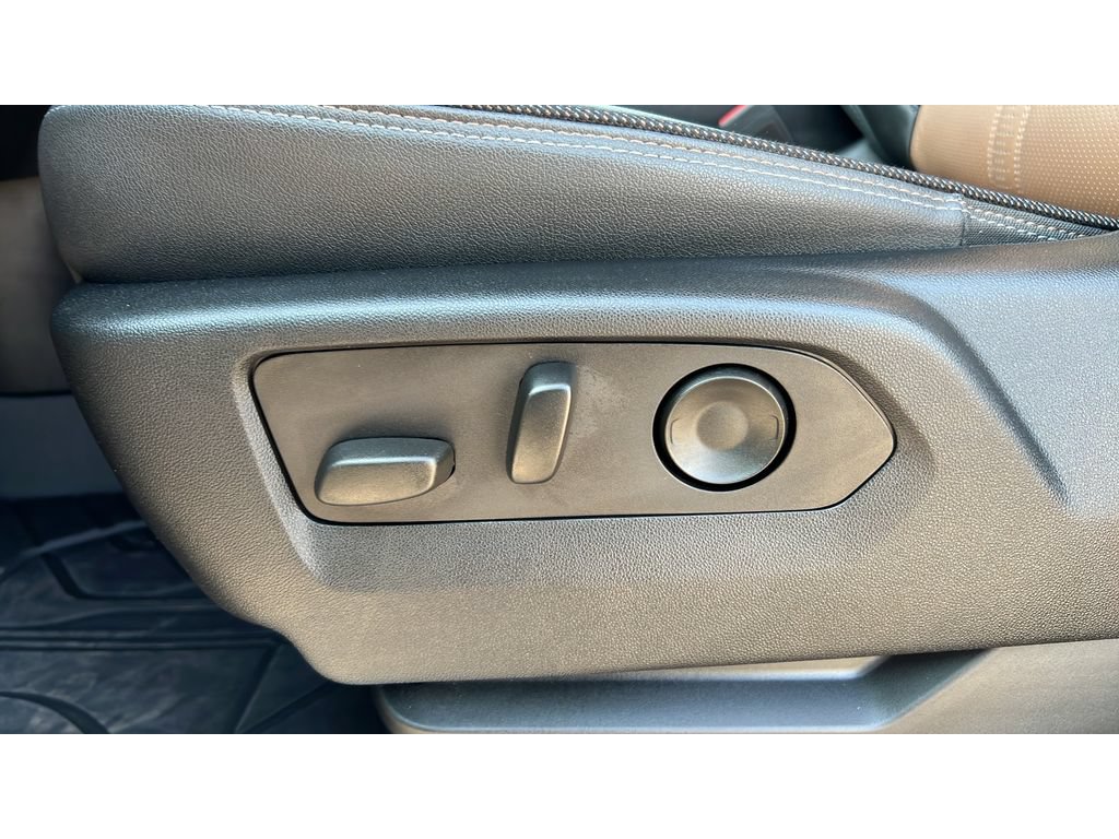 Certified 2024 Chevrolet Silverado 3500 High Country AWD/4WD image 25