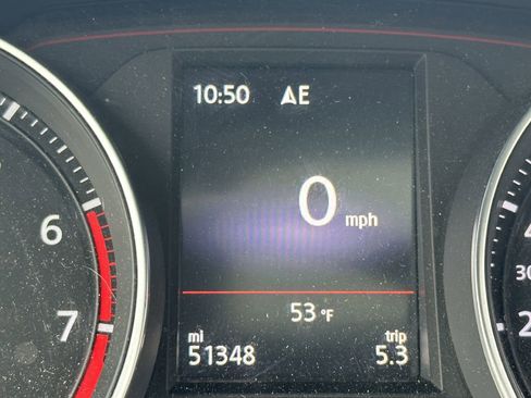 Used 2018 Volkswagen Golf S image 36