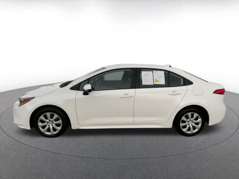 Used 2025 Toyota Corolla LE image 9