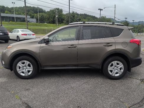 Used 2014 Toyota RAV4 LE AWD/4WD image 5