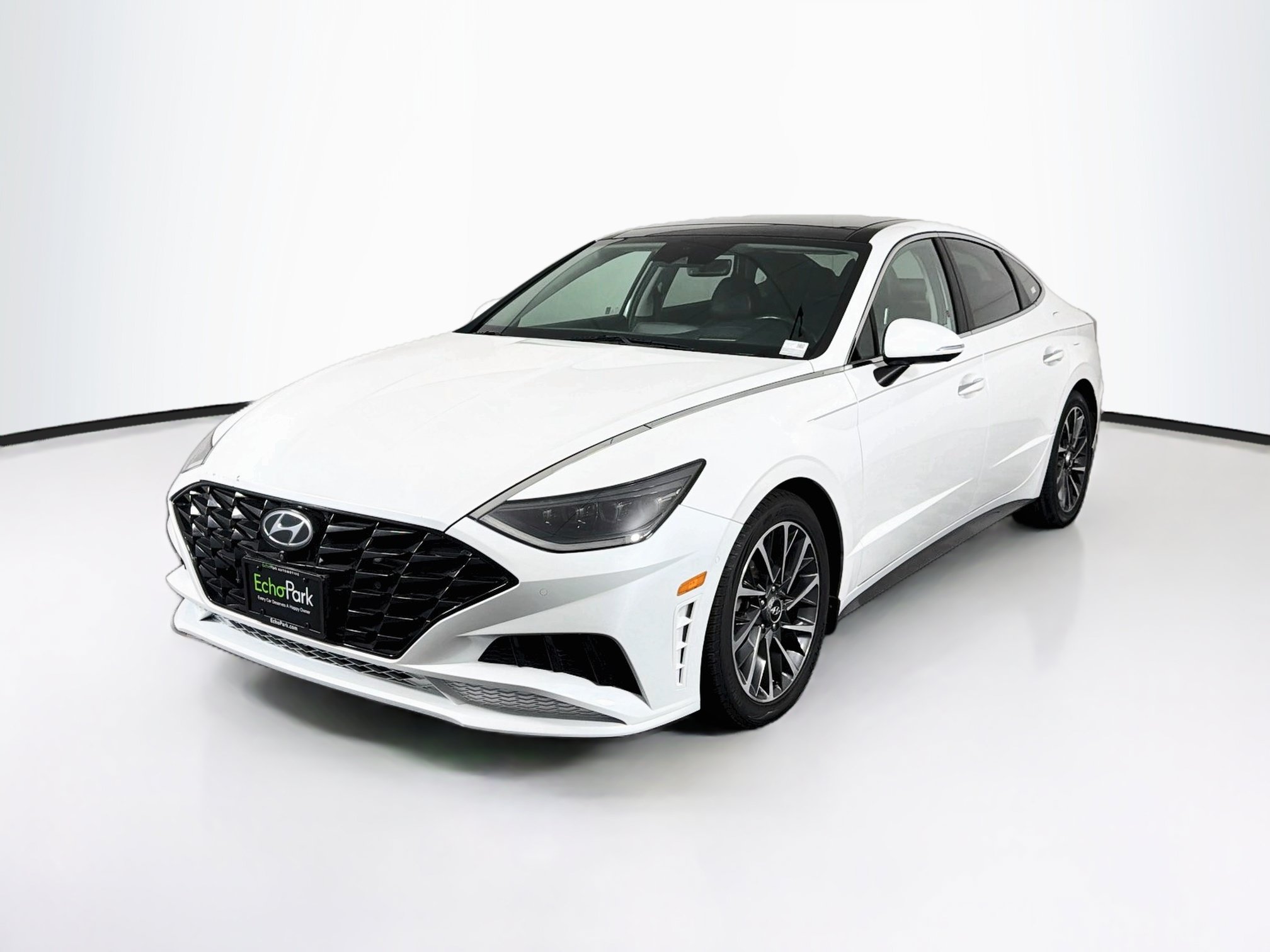 Used 2021 Hyundai Sonata Limited w/ Preferred Accessory Package FWD image 3