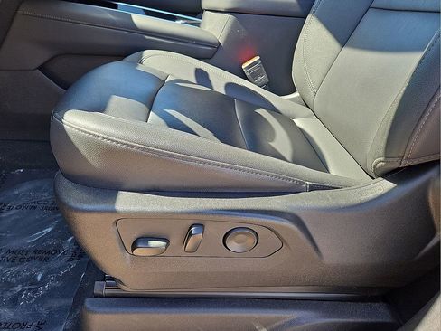 Used 2025 Chevrolet Suburban Z71 AWD/4WD image 26