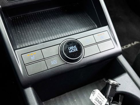 Used 2024 Hyundai Kona SEL FWD image 8