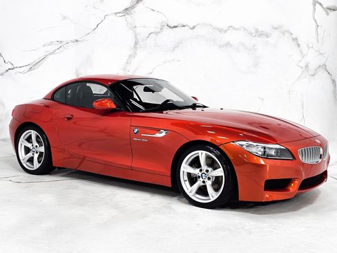 Used 2014 BMW Z4 sDrive35i image 2