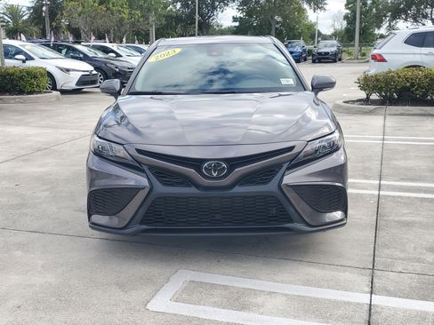 Used 2023 Toyota Camry SE image 8