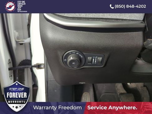 Used 2024 Jeep Compass Latitude AWD/4WD image 19