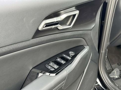 Used 2025 Kia Sportage EX image 16