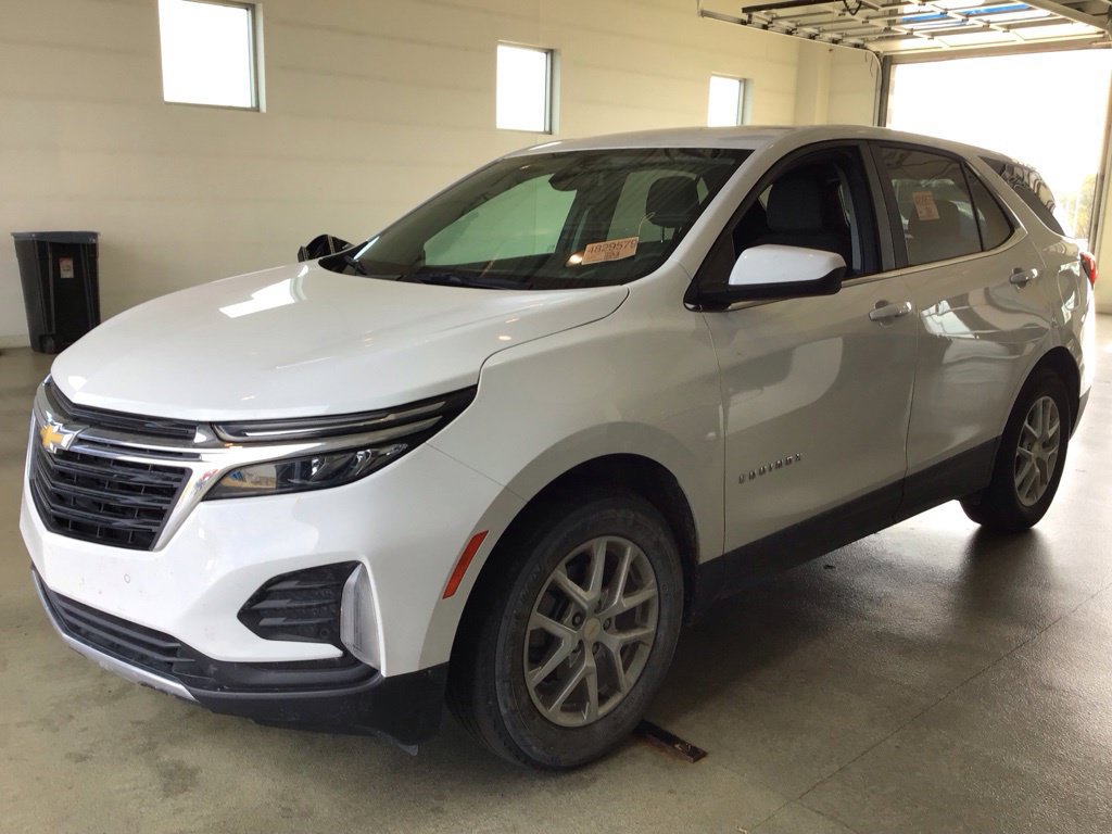 Used 2024 Chevrolet Equinox LT FWD image 2