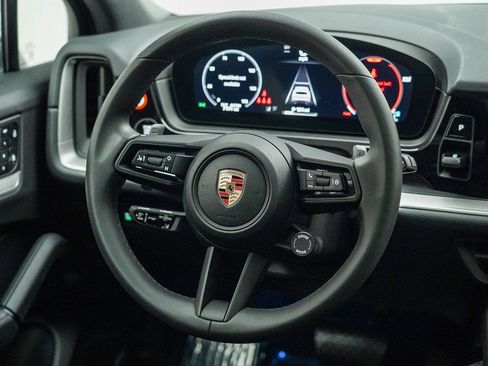 Certified 2025 Porsche Cayenne image 19