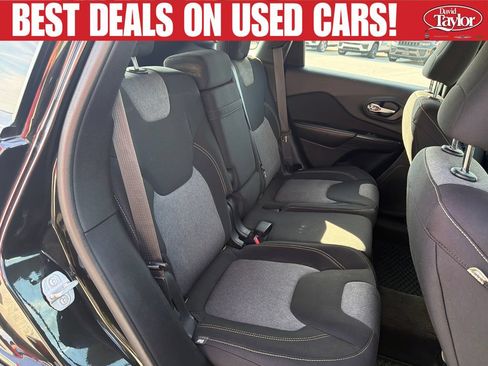 Used 2014 Jeep Cherokee Sport w/ Cold Weather Group AWD/4WD image 30