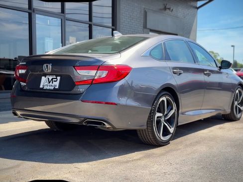 Used 2020 Honda Accord Sport image 2