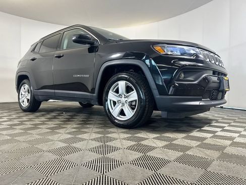 Used 2022 Jeep Compass Latitude FWD image 1