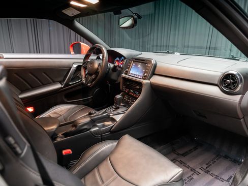 Used 2020 Nissan GT-R Premium w/ Premium Interior Package AWD/4WD image 62