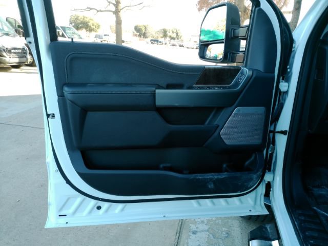 Used 2026 Ford F250 Lariat AWD/4WD image 13