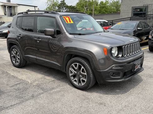 Used 2017 Jeep Renegade Latitude FWD image 7