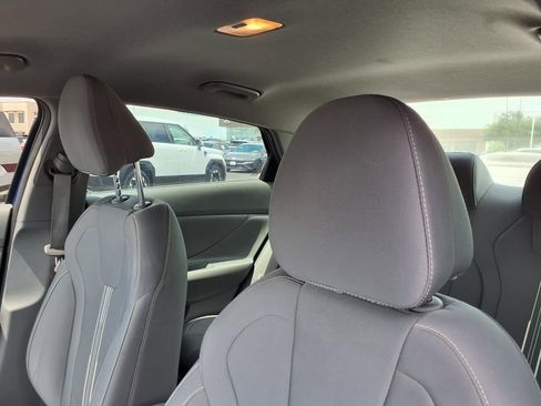 Used 2023 Hyundai Elantra SEL w/ Cargo Package FWD image 17