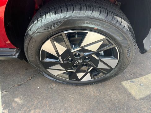 Used 2025 Hyundai Kona SEL image 24