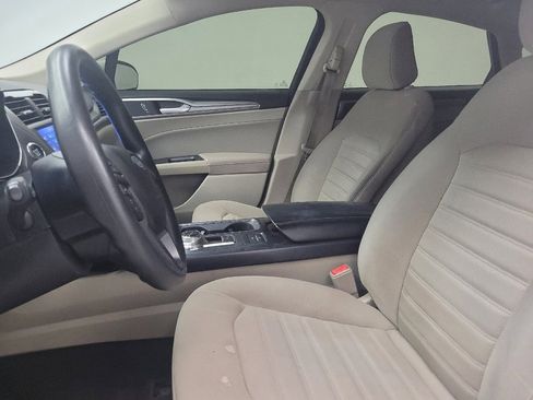 Used 2020 Ford Fusion SE image 17