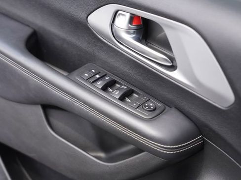 Used 2019 Chrysler Pacifica Touring Plus w/ S Appearance Package FWD image 32