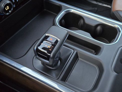 Used 2024 Chevrolet Silverado 1500 High Country image 23